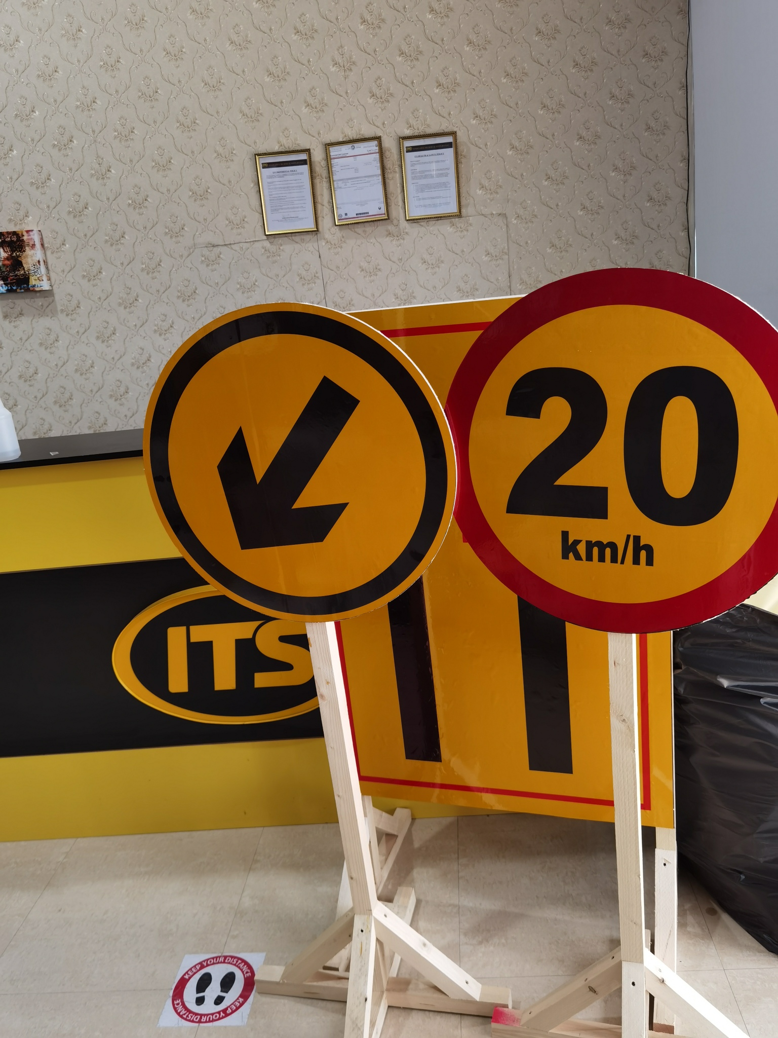 traffic-diversion-signs-innovative-technical-supplies